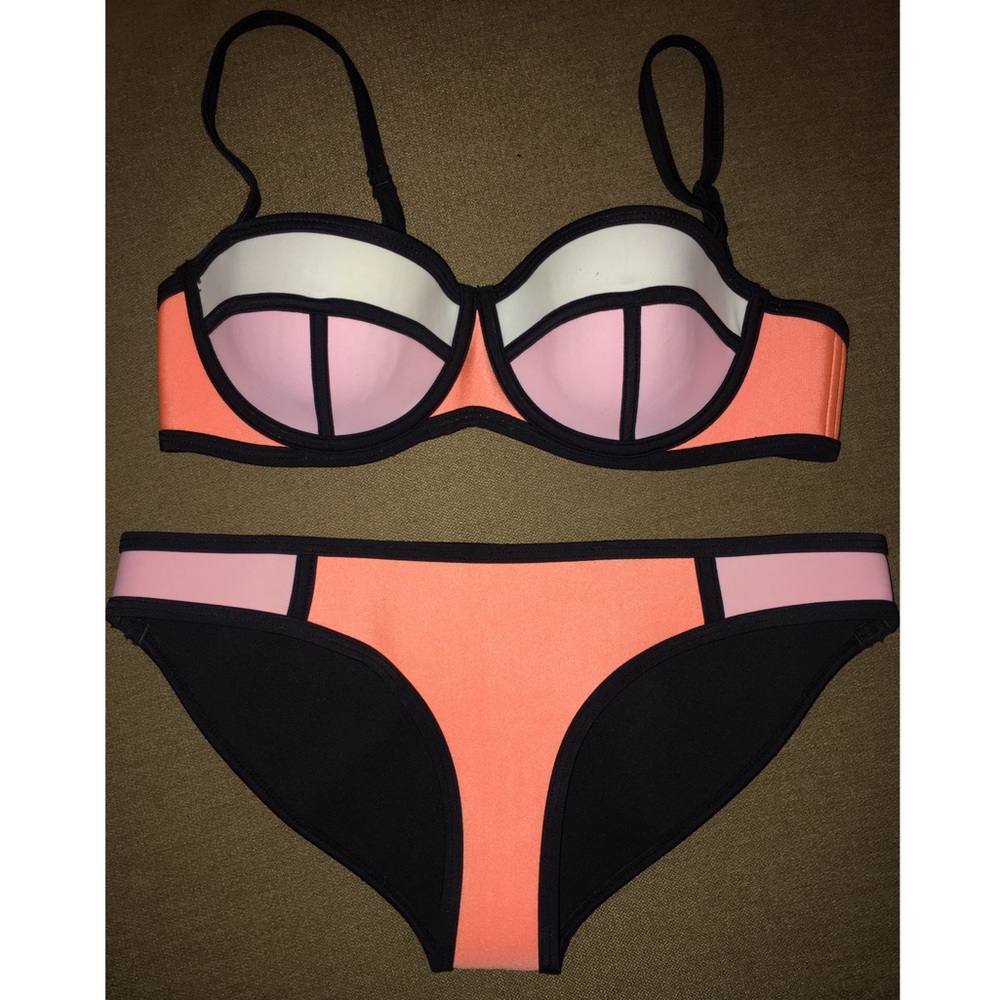 TRIANGL SWIMSUIT!